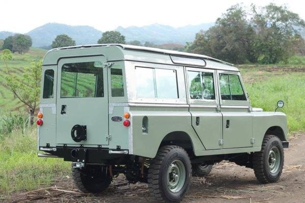 1974 Land Rover Defender Safari 109 Full Restoration