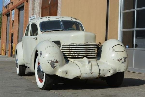 1937 Cord 812SC Sedan Beverly Bussle Back