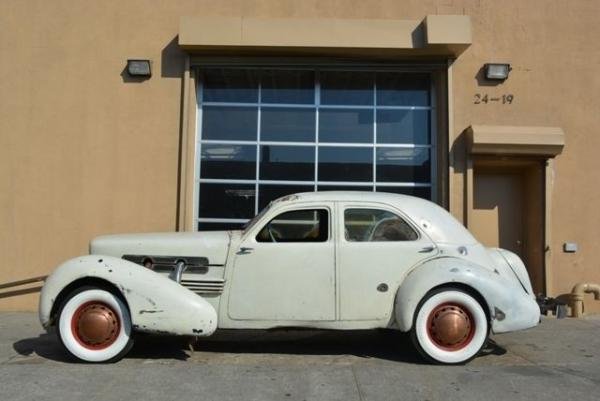 1937 Cord 812SC Sedan Beverly Bussle Back