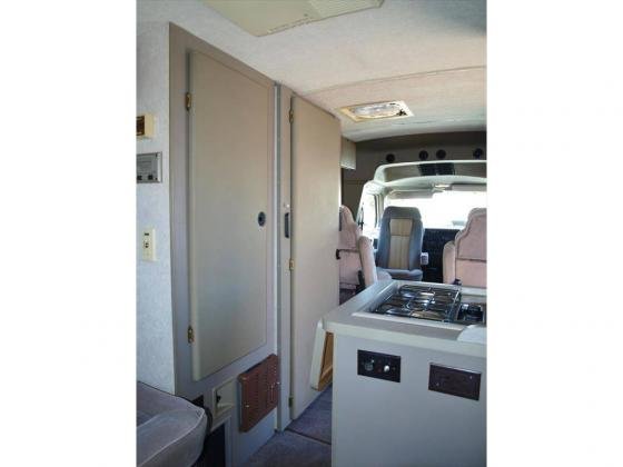 1995 Winnebago Rialta Volkswagen 21RD CREAM