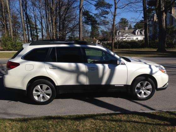 2011 Subaru Outback LIMITED Wagon 2.5i