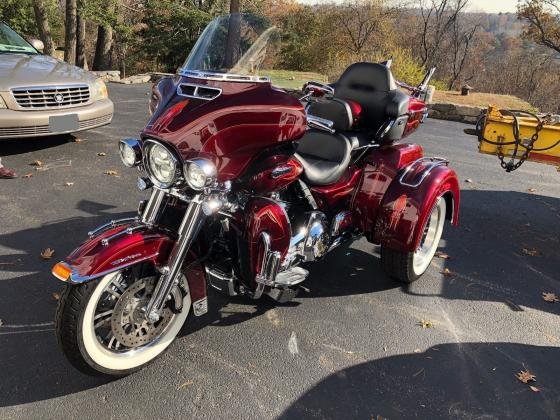 2016 Harley-Davidson Tri Glide Ultra Red Trike