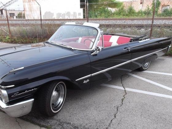 1961 Ford Galaxie Sunliner Deluxe Convertible