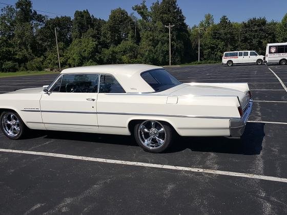 1963 Oldsmobile 88 Dynamic Holiday Hard Top