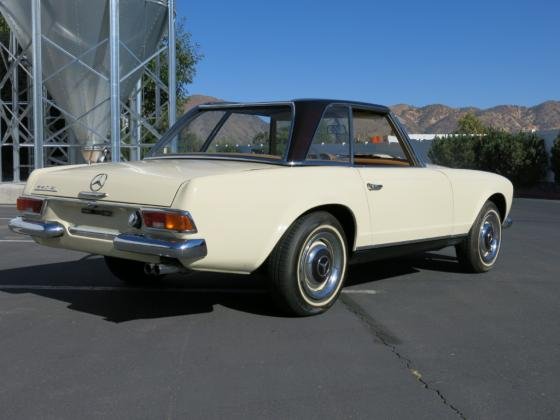 1967 Mercedes-Benz 250 Convertible  2.5L Inline 6 Cylinder