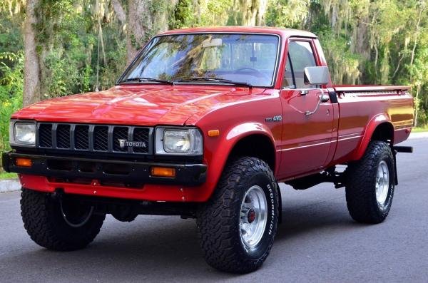 Cars - 1982 Toyota Pickup Singlecab 4WD Low Miles