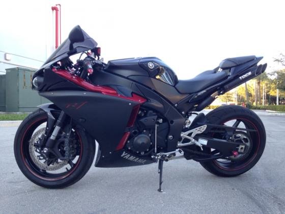 2009 Yamaha YZF-R1 Raven Edition