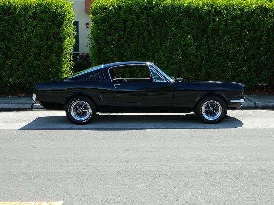 1966 FORD MUSTANG FASTBACK 2+2 FINISHED IN RAVEN BLACK