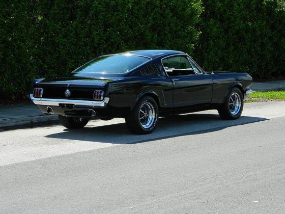 1966 FORD MUSTANG FASTBACK 2+2 FINISHED IN RAVEN BLACK