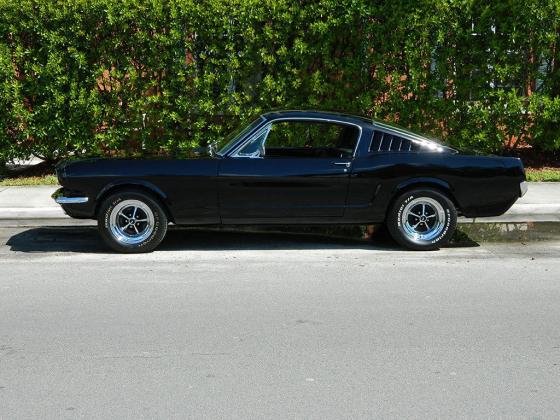 1966 FORD MUSTANG FASTBACK 2+2 FINISHED IN RAVEN BLACK