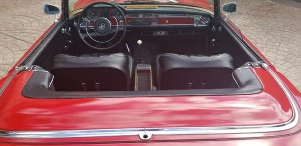 1967 Mercedes-Benz 250SL ROADSTER 4 Speed Manual