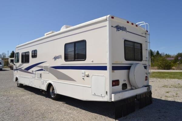 2003 Fleetwood Terra 31H Class A GM Motor Home