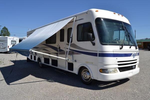 2003 Fleetwood Terra 31H Class A GM Motor Home