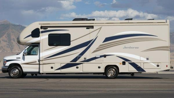 2017 FLEETWOOD JAMBOREE 30D BUNK  32Ft