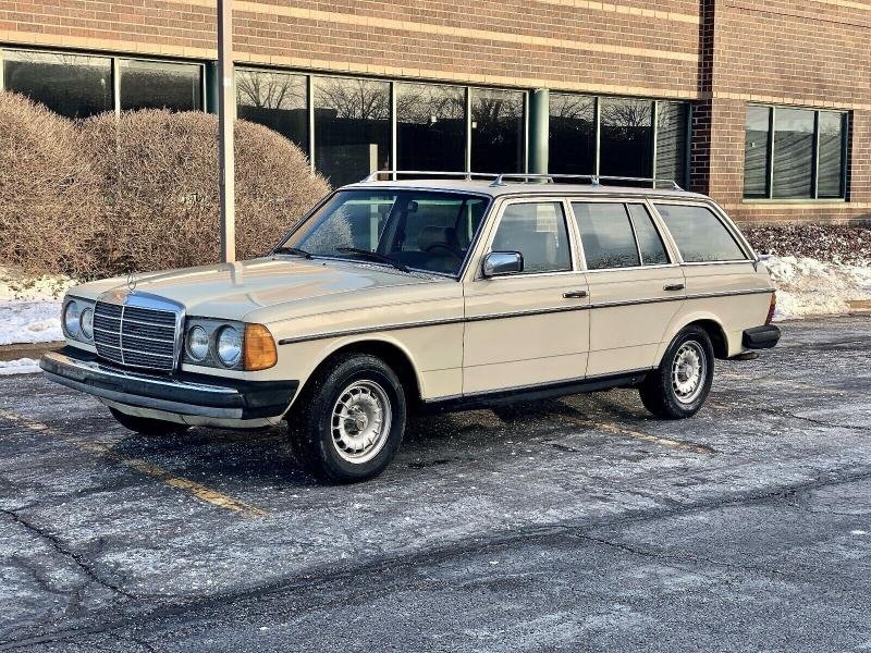 Мерседес 1980. Mercedes-Benz 300td. Mercedes 300td. Мерседес 300 td. Mercedes-Benz Wagon 300 td.