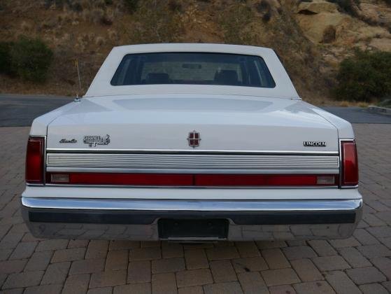 1989 Lincoln Town Car 8 Cyl Sedan Rwd