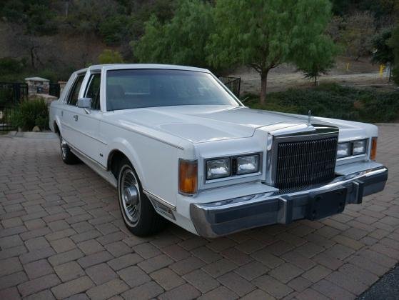 1989 Lincoln Town Car 8 Cyl Sedan Rwd