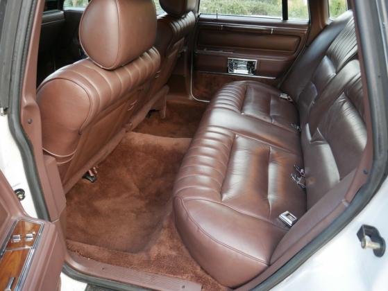 1989 Lincoln Town Car 8 Cyl Sedan Rwd