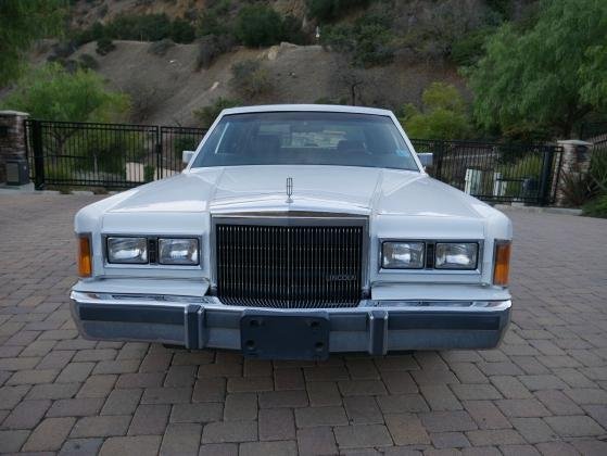 1989 Lincoln Town Car 8 Cyl Sedan Rwd