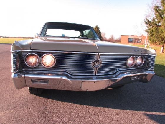 1968 Chrysler Imperial Crown Coupe