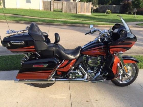 2015 Harley-Davidson Touring Road Glide FLTRUSE