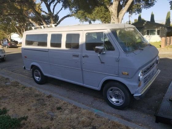 1972 Ford Econoline Club Wagon 302