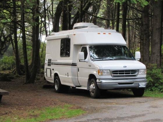 1999 Ford Chinook Premier Class B Motorhome