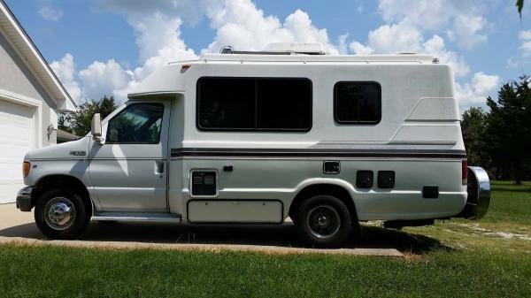 Motorhomes - 1999 Ford Chinook Premier Class B Motorhome