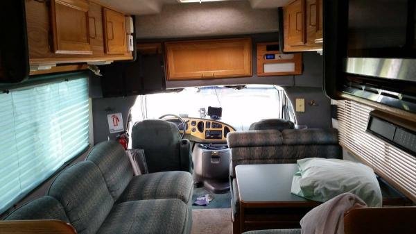 1999 Ford Chinook Premier Class B Motorhome