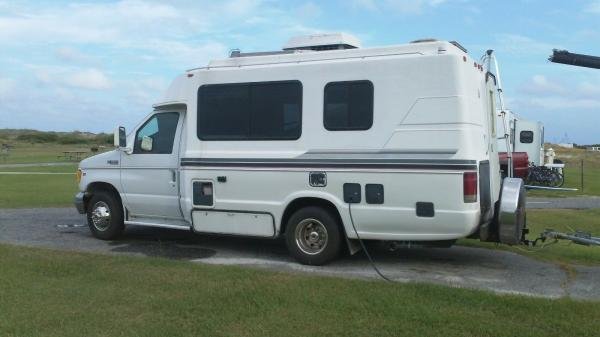 1999 Ford Chinook Premier Class B Motorhome