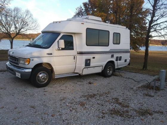 Motorhomes - 1999 Ford Chinook Premier Class B Motorhome