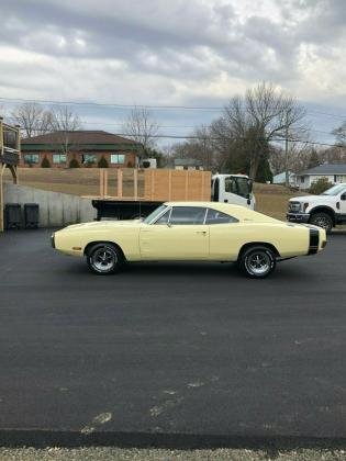 1970 Dodge Charger Coupe 383