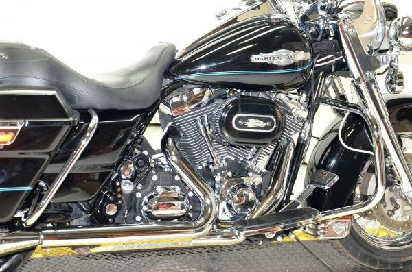 2010 Harley-Davidson Road King FLHR