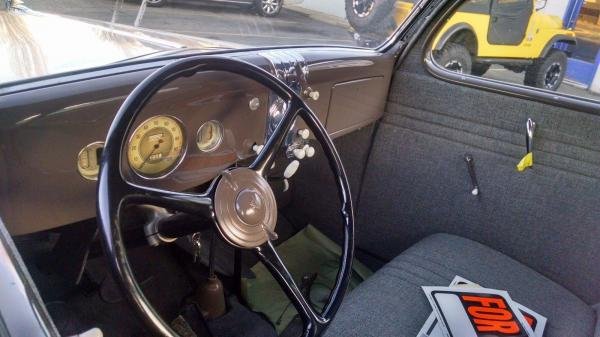 1935 Ford 5 Window Flat Head V8 Coupe