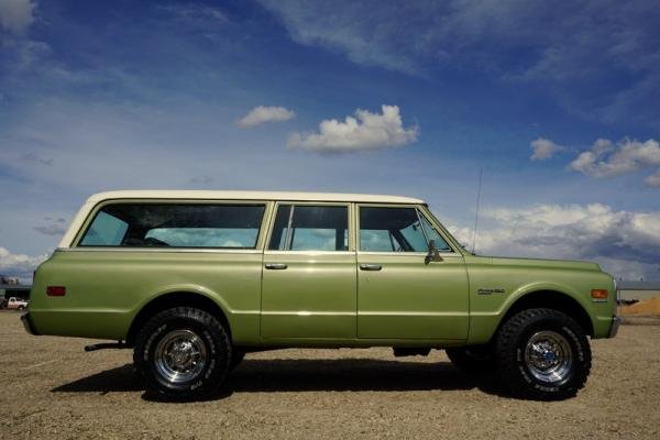 1971 Chevrolet Suburban Custom 20 Deluxe