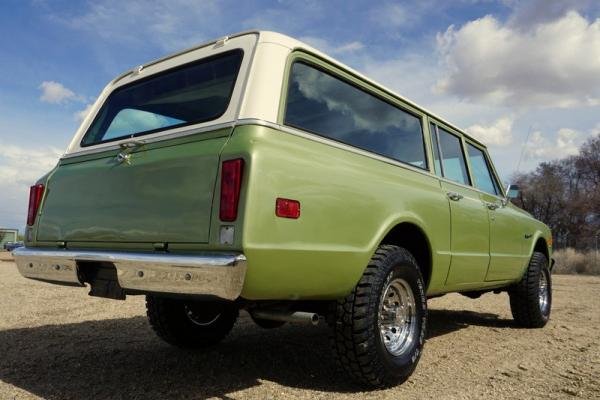 1971 Chevrolet Suburban Custom 20 Deluxe