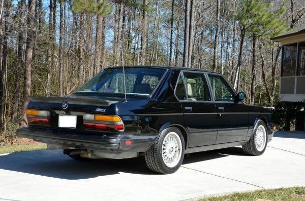 1988 BMW M5 Base Sedan 4Dr Manual