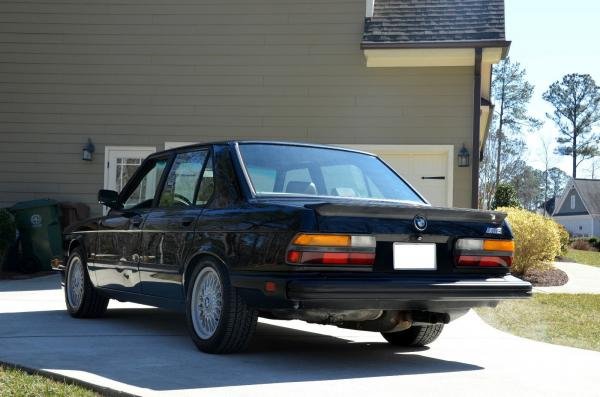 1988 BMW M5 Base Sedan 4Dr Manual