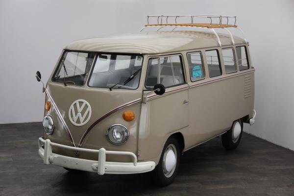 1963 Volkswagen Bus/Vanagon Kombi 15-Window