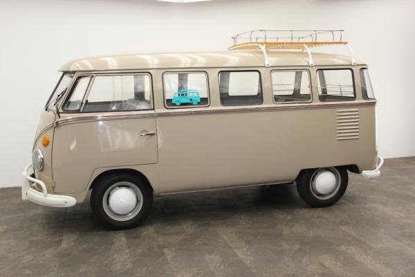 1963 Volkswagen Bus/Vanagon Kombi 15-Window