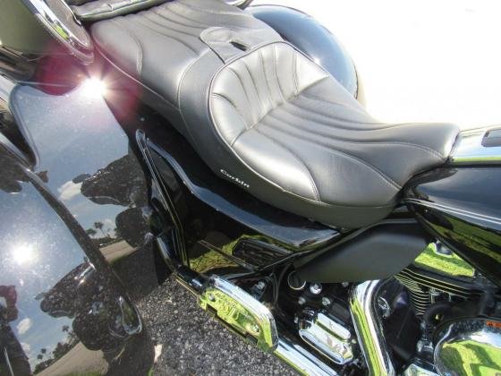2016 Harley-Davidson FLHTCUG TriGlide Ultra Immaculate Condition!