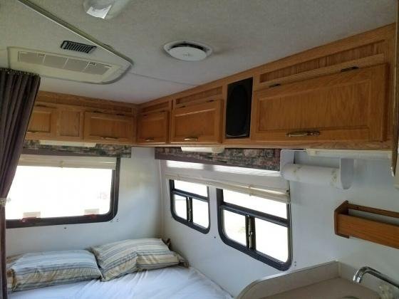 1998 Coachman Starflyte Class B 63k Miles