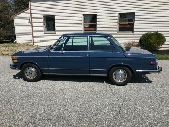 1973 BMW 2002 Roundie Coupe Sunroof-Riviera Blue