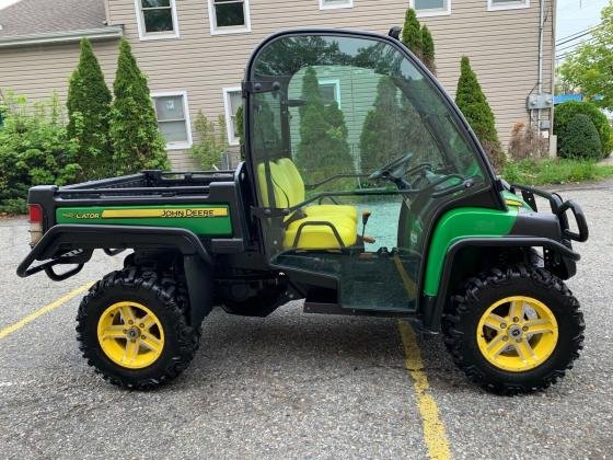 2015 John Deere Gator 825i 4WD