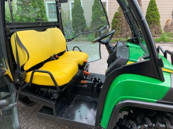 2015 John Deere Gator 825i 4WD