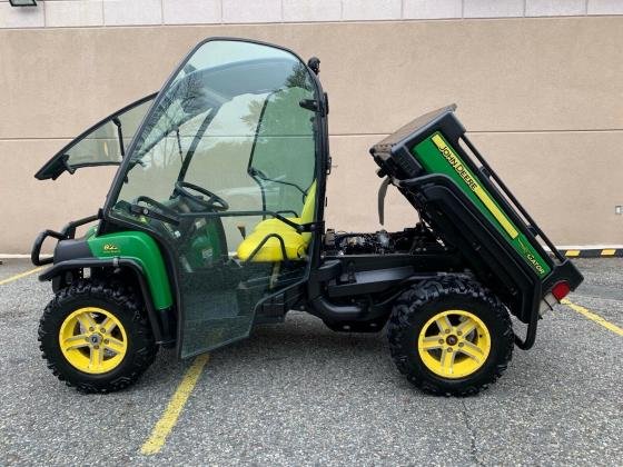 2015 John Deere Gator 825i 4WD