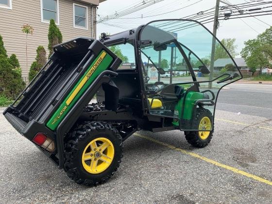 2015 John Deere Gator 825i 4WD