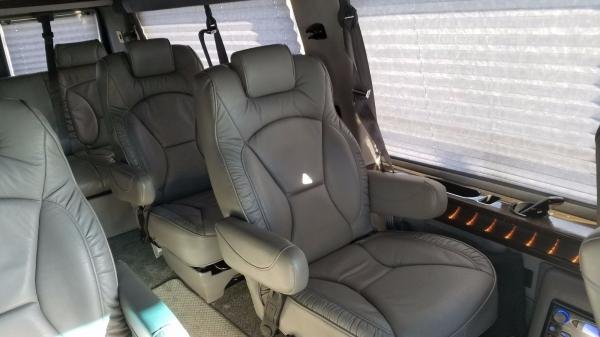 2008 Ford E350 Van 9-Passenger Captain Seats