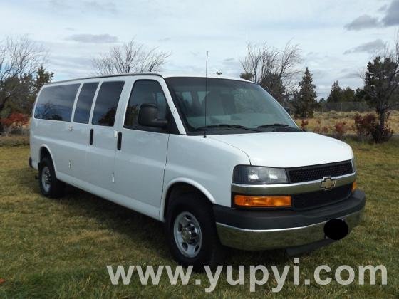 2013 Chevrolet Express G3500 15 Passenger Van