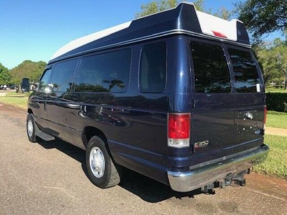 2005 Ford E-Series Super Duty Wheelchair Van